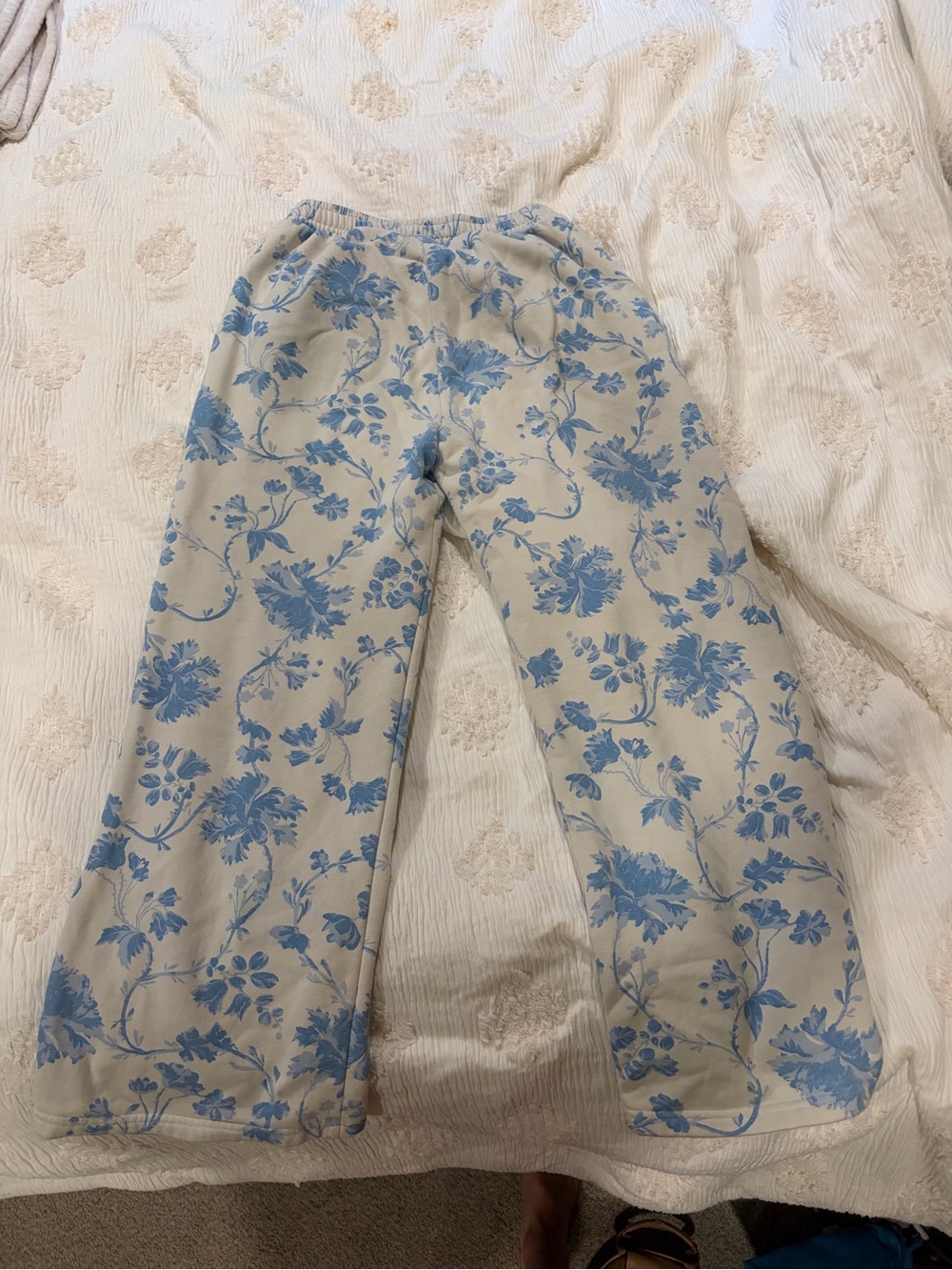 Abercrombie & Fitch White Hoodie with Light Blue Floral Print - Picture 5 of 9